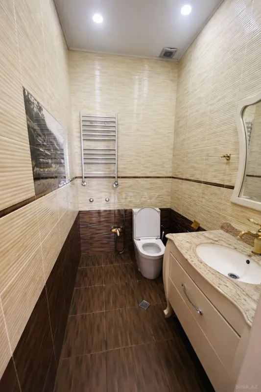 Satılır 3 otaqlı mənzil 146 m²