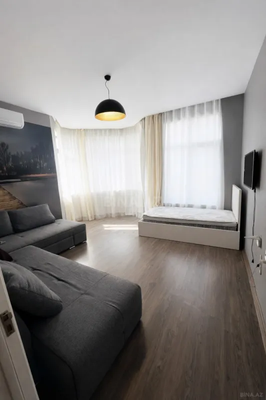 Satılır 3 otaqlı mənzil 146 m²