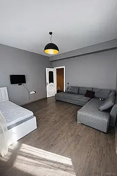 Satılır 3 otaqlı mənzil 146 m²