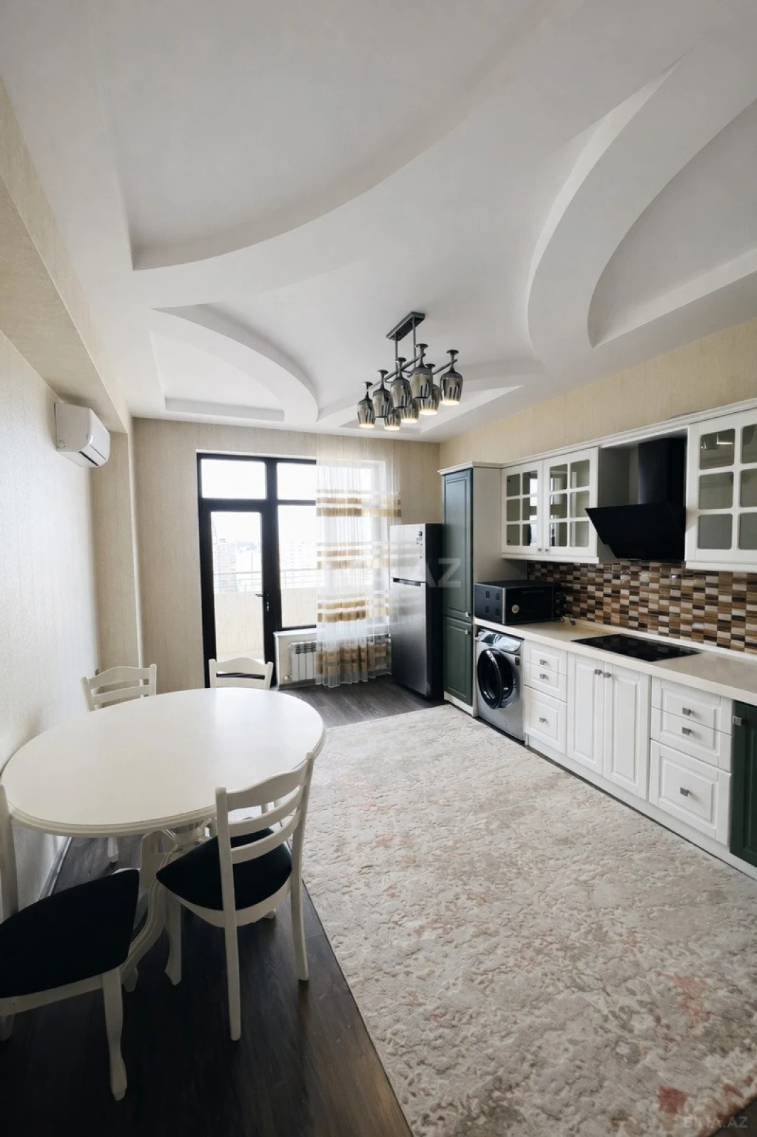 Satılır 3 otaqlı mənzil 146 m²