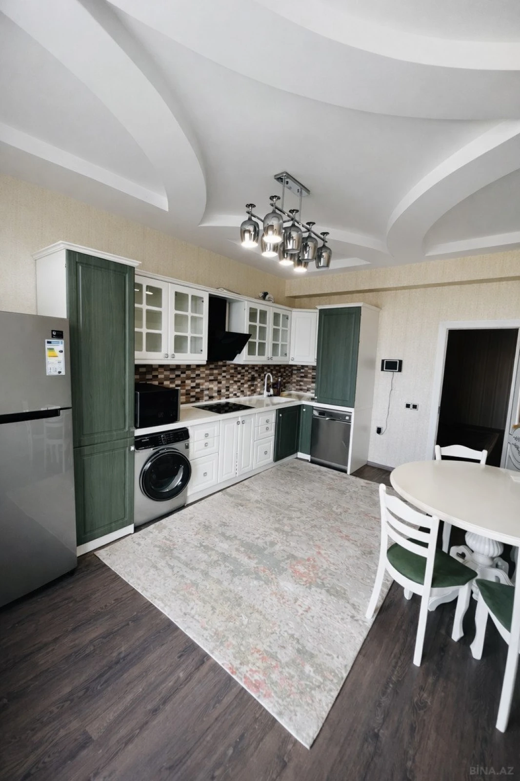 Satılır 3 otaqlı mənzil 146 m²