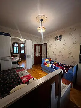 Satılır 5 otaqlı mənzil 140 m²