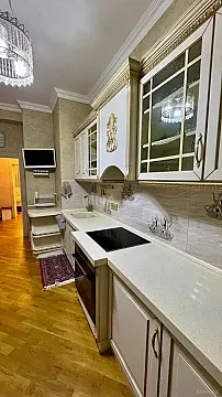 Kirayə verilir 3 otaqlı mənzil 130 m²