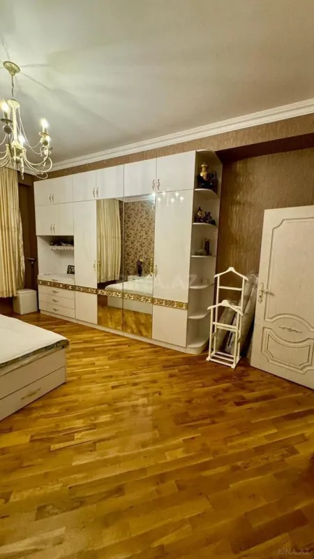 Kirayə verilir 3 otaqlı mənzil 130 m²