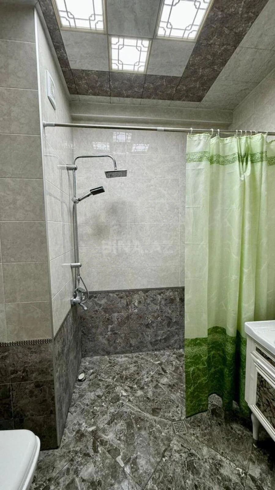 Kirayə verilir 3 otaqlı mənzil 130 m²