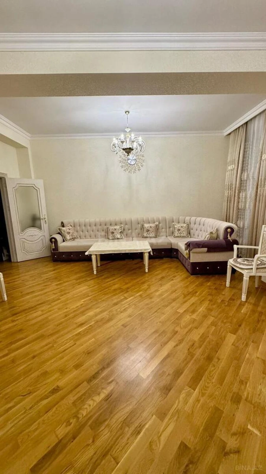 Kirayə verilir 3 otaqlı mənzil 130 m²