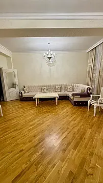 Kirayə verilir 3 otaqlı mənzil 130 m²