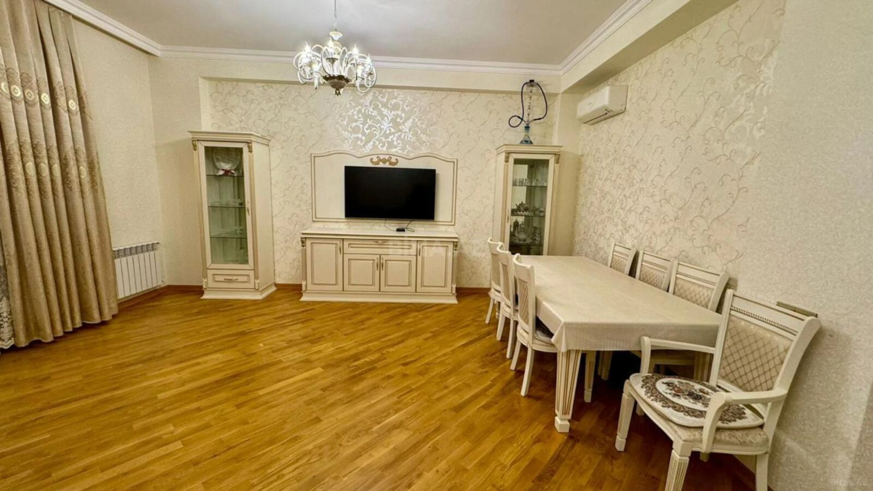 Kirayə verilir 3 otaqlı mənzil 130 m²