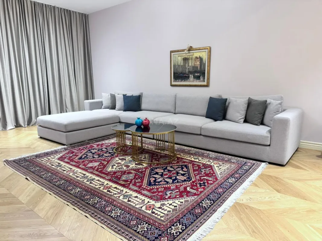 Kirayə verilir 3 otaqlı mənzil 125 m²
