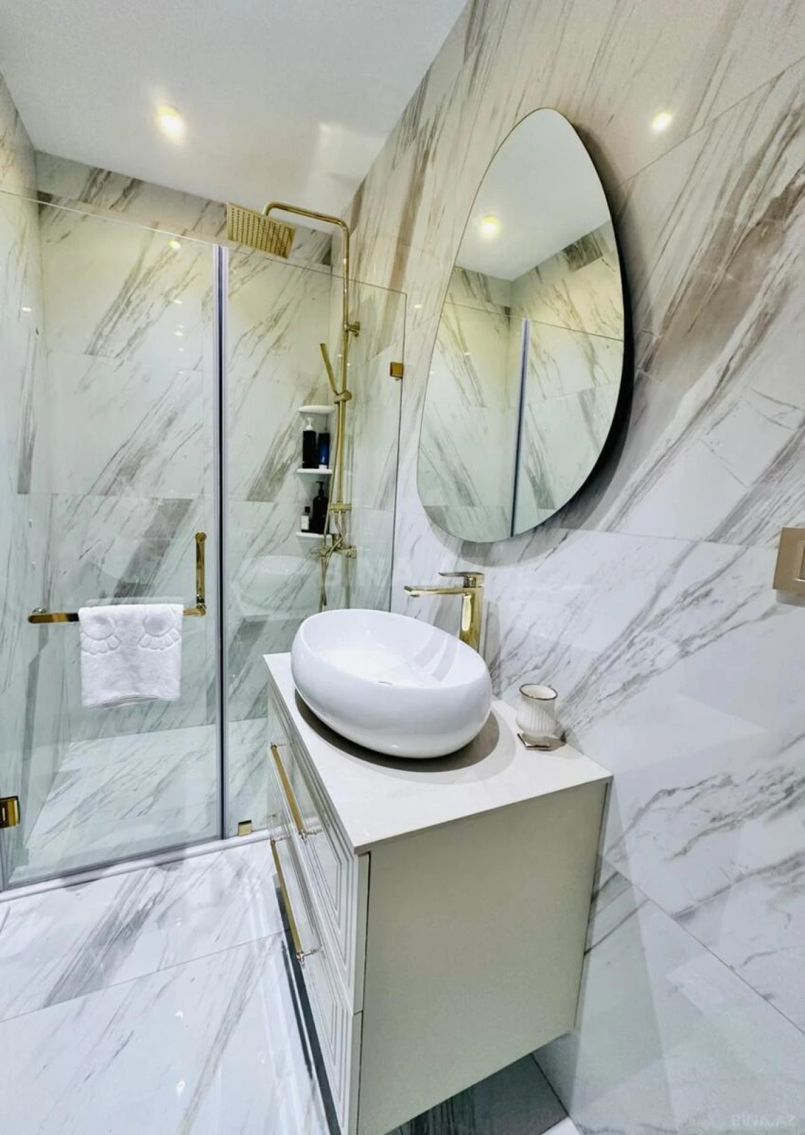 Kirayə verilir 3 otaqlı mənzil 125 m²