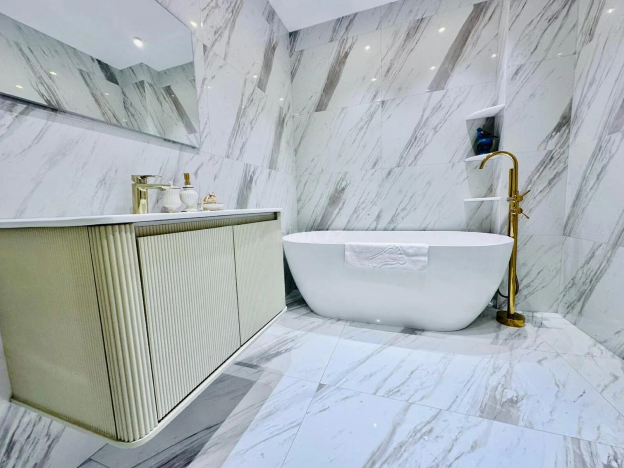 Kirayə verilir 3 otaqlı mənzil 125 m²