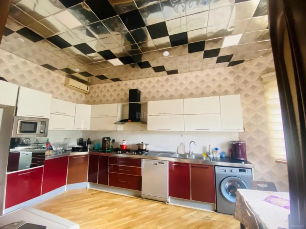 Satılır 6 otaqlı həyət evi 460 m²