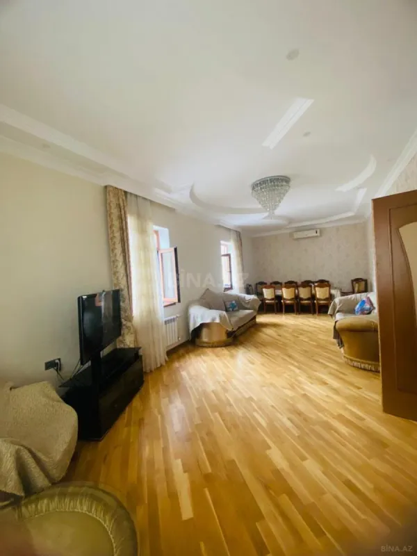 Satılır 6 otaqlı həyət evi 460 m²