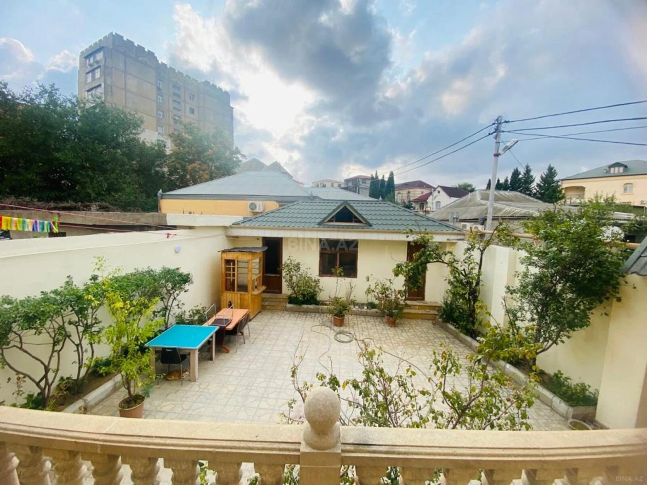 Satılır 6 otaqlı həyət evi 460 m²