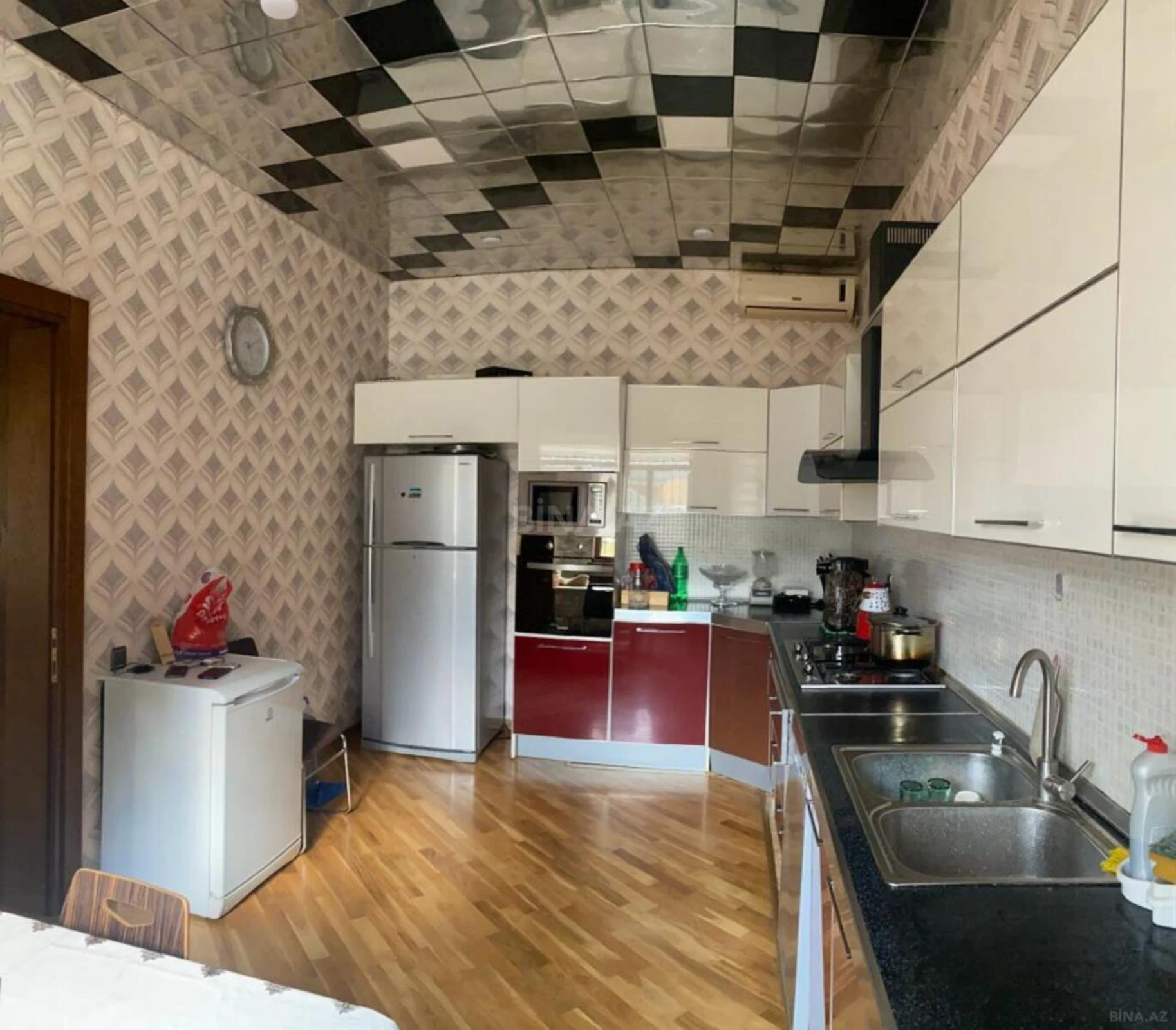 Satılır 6 otaqlı həyət evi 460 m²