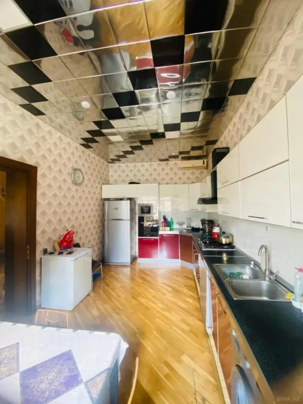 Satılır 6 otaqlı həyət evi 460 m²
