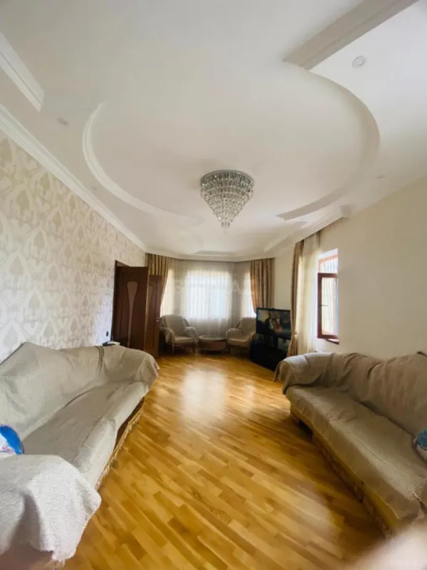 Satılır 6 otaqlı həyət evi 460 m²
