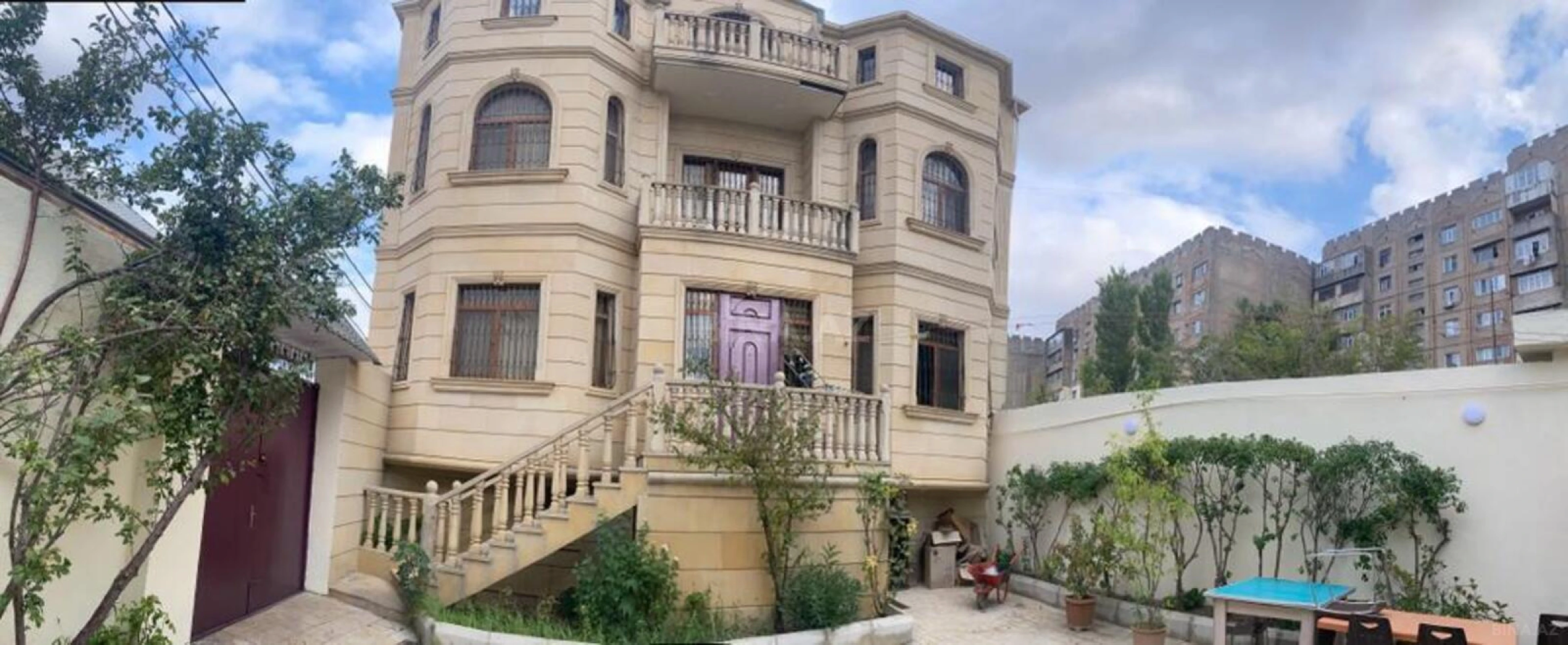 Satılır 6 otaqlı həyət evi 460 m²