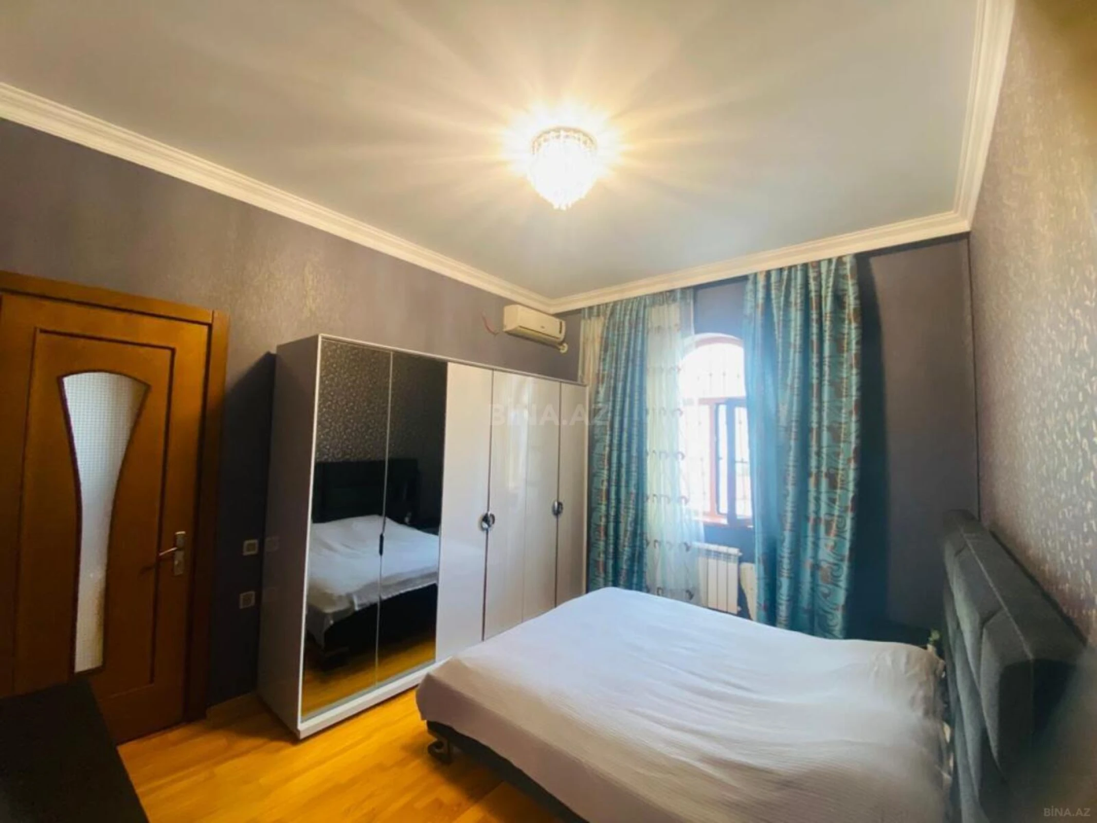 Satılır 6 otaqlı həyət evi 460 m²