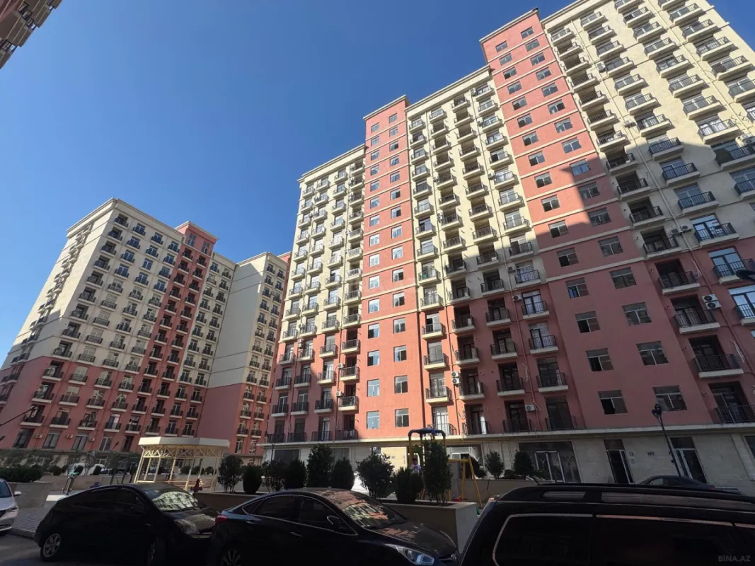 Satılır 2 otaqlı mənzil 61 m²