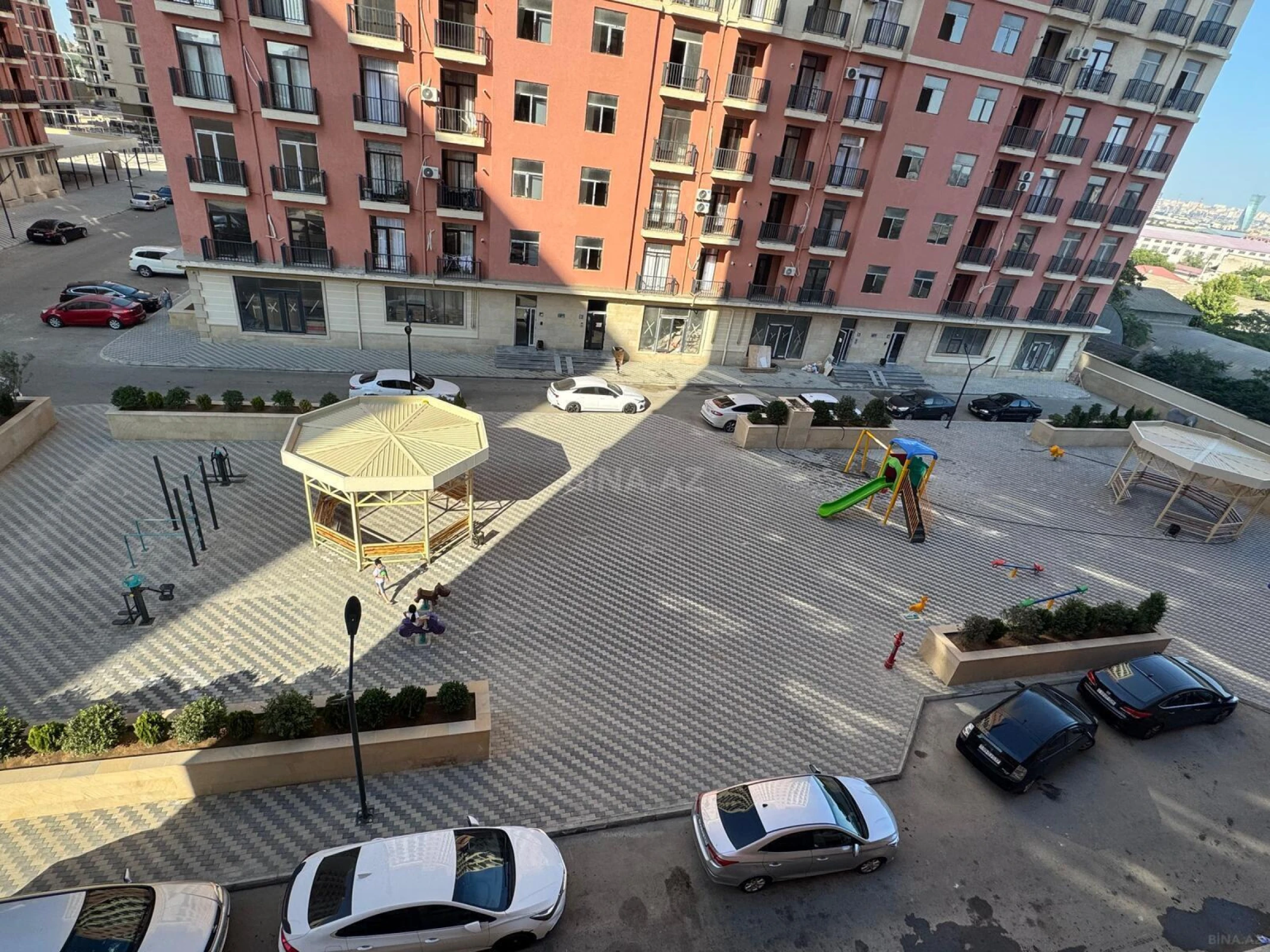 Satılır 2 otaqlı mənzil 61 m²