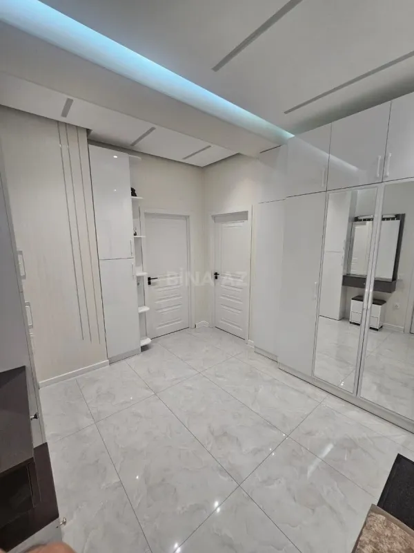 Satılır 2 otaqlı mənzil 61 m²