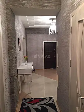 Kirayə verilir 2 otaqlı mənzil 95 m²