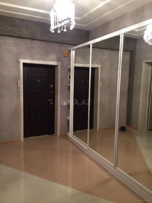 Kirayə verilir 2 otaqlı mənzil 95 m²