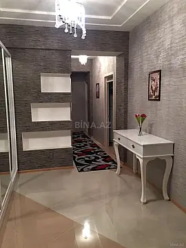 Kirayə verilir 2 otaqlı mənzil 95 m²
