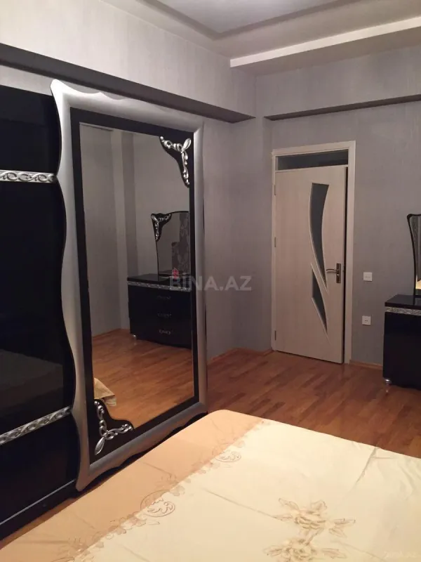 Kirayə verilir 2 otaqlı mənzil 95 m²