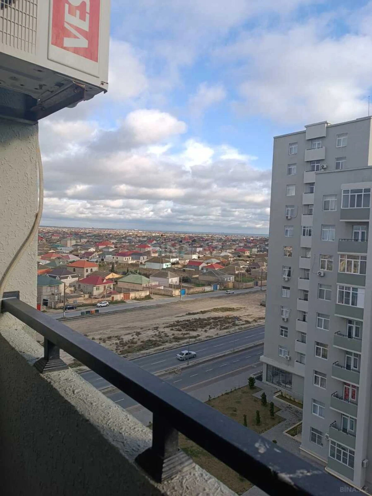 Satılır 4 otaqlı mənzil 100 m²