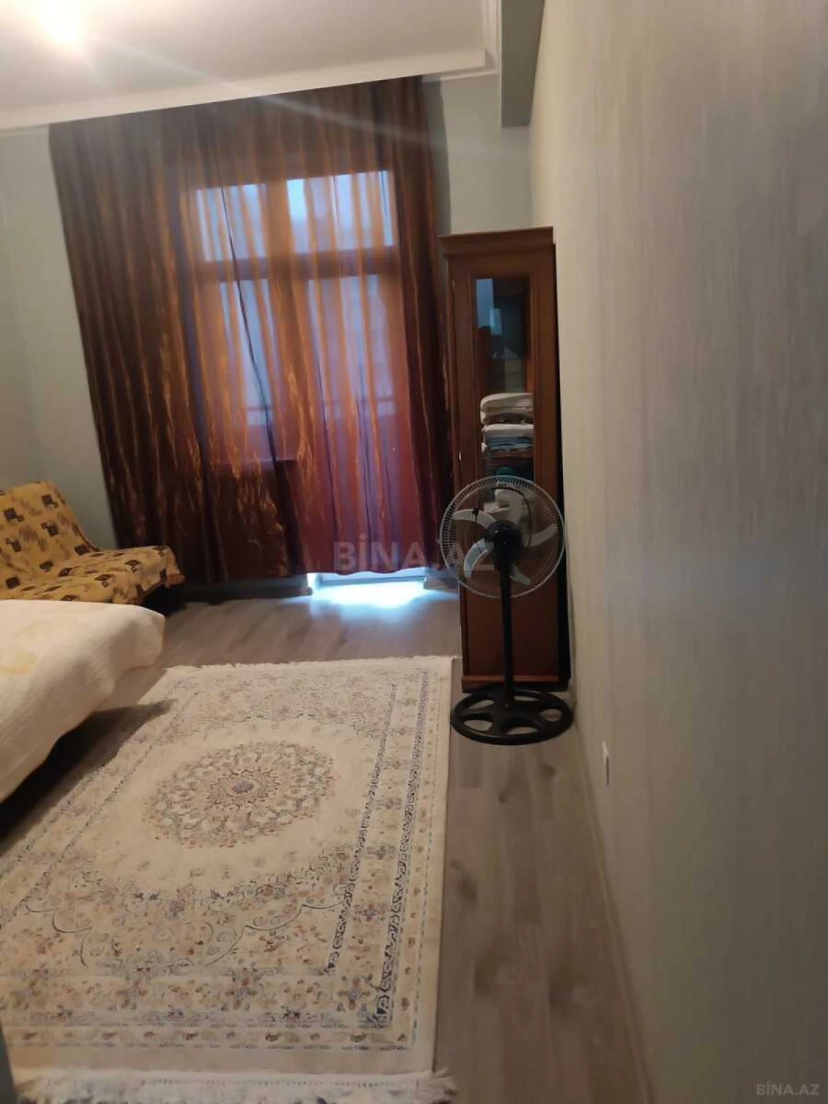 Satılır 4 otaqlı mənzil 100 m²