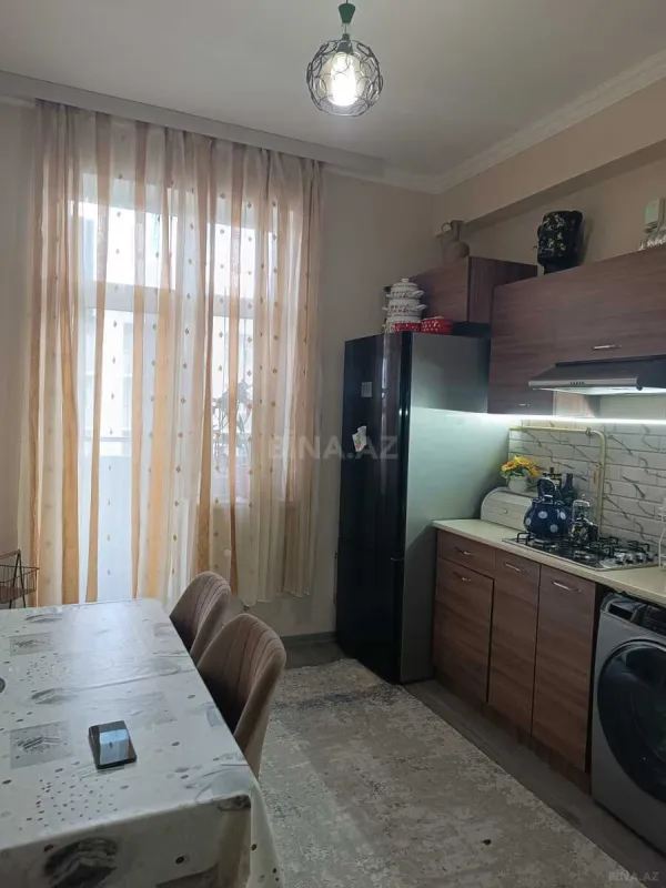 Satılır 4 otaqlı mənzil 100 m²