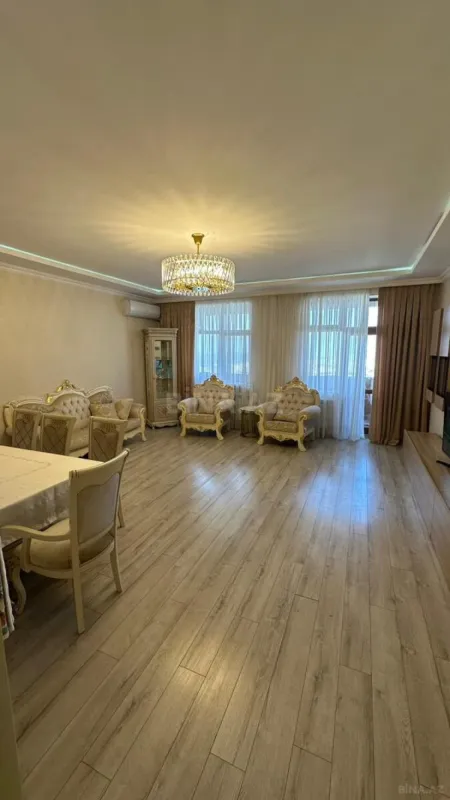 Satılır 3 otaqlı mənzil 155 m²