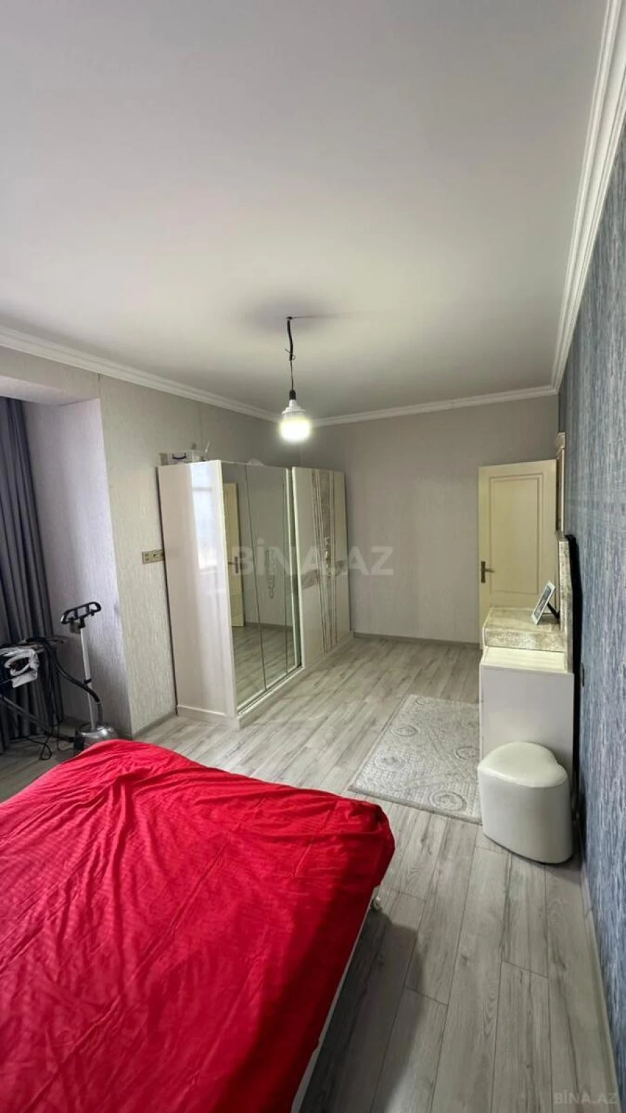 Satılır 3 otaqlı mənzil 155 m²