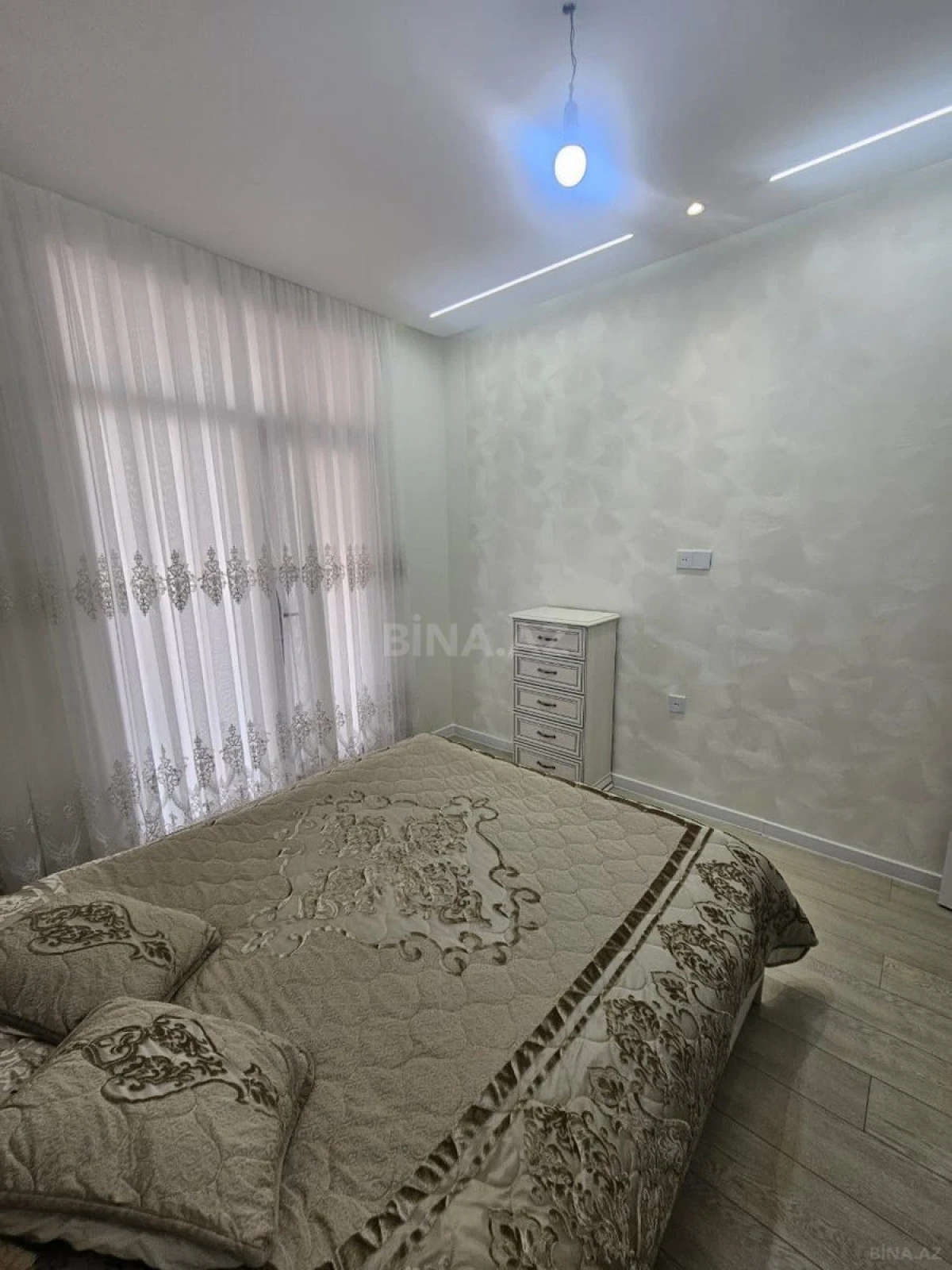 Satılır 2 otaqlı mənzil 66 m²