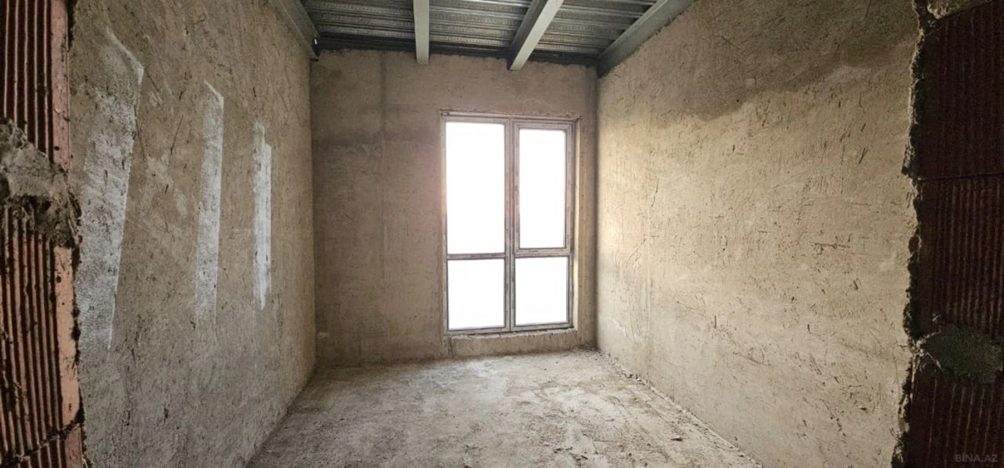 Satılır 4 otaqlı mənzil 150 m²