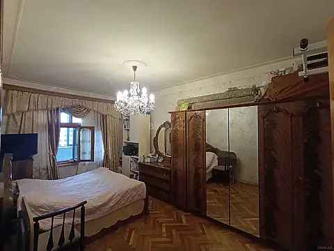 Satılır 4 otaqlı mənzil 125 m²