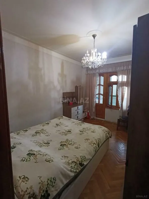 Satılır 4 otaqlı mənzil 125 m²