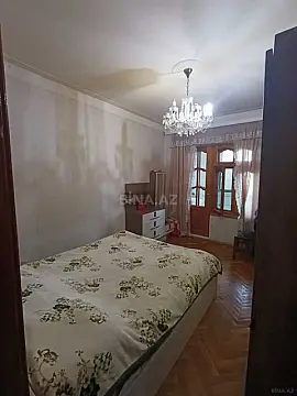 Satılır 4 otaqlı mənzil 125 m²