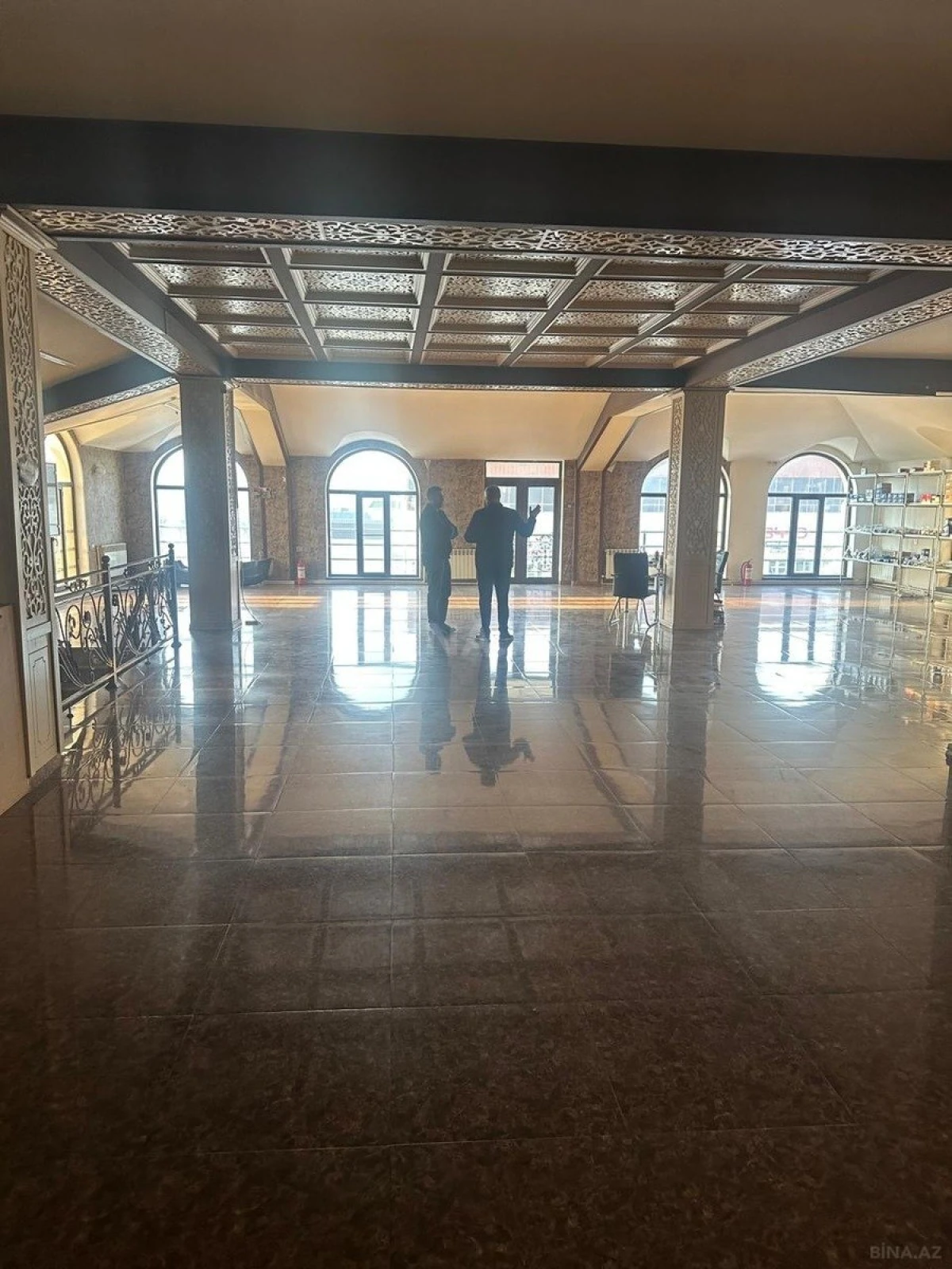 Kirayə verilir obyekt 350 m²