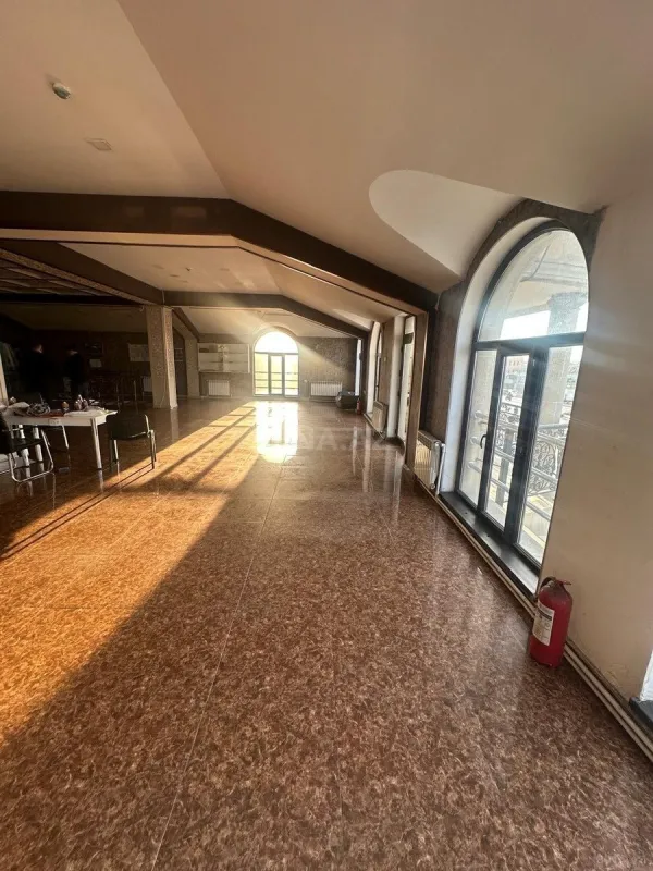 Kirayə verilir obyekt 350 m²