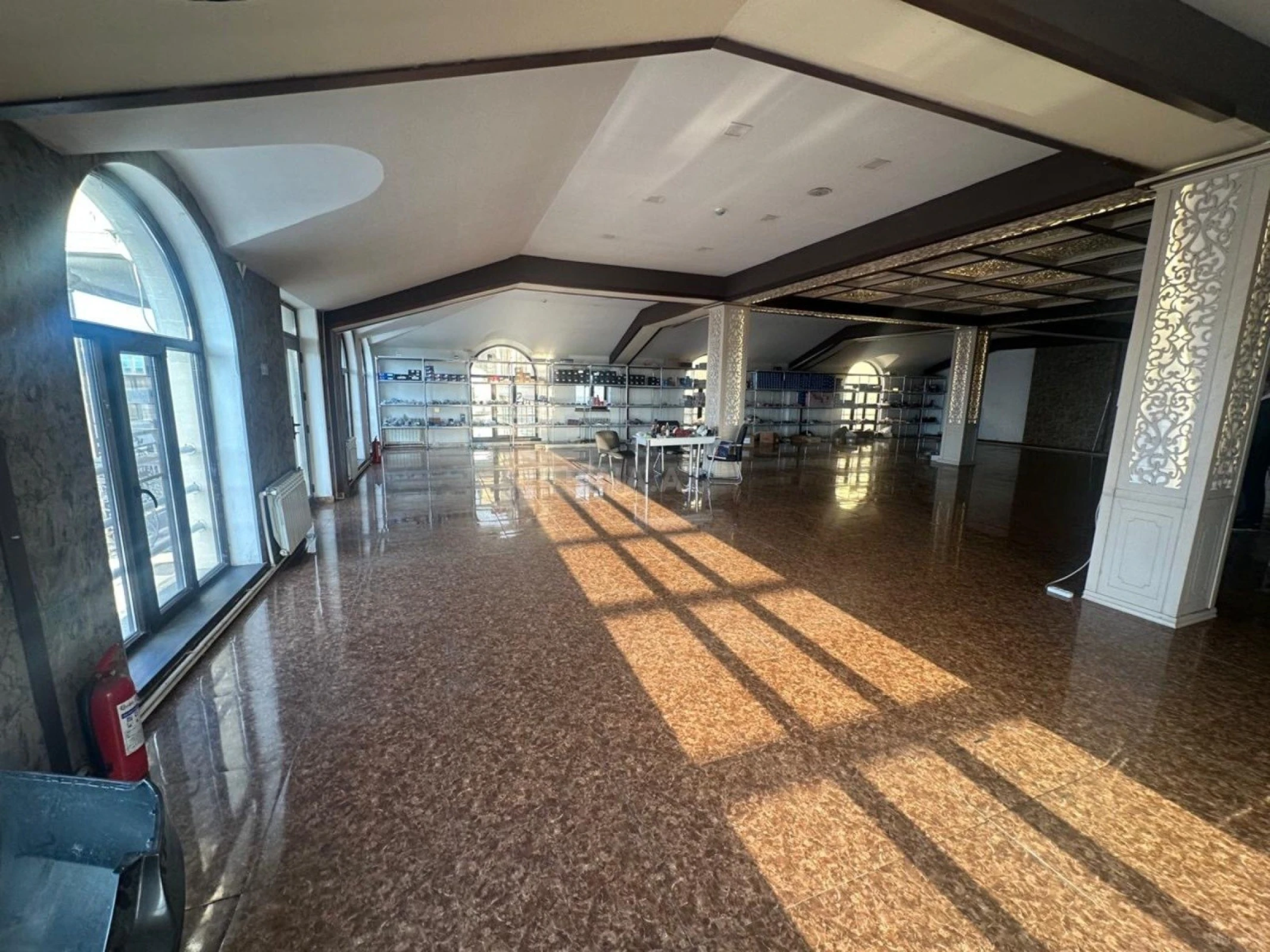 Kirayə verilir obyekt 350 m²