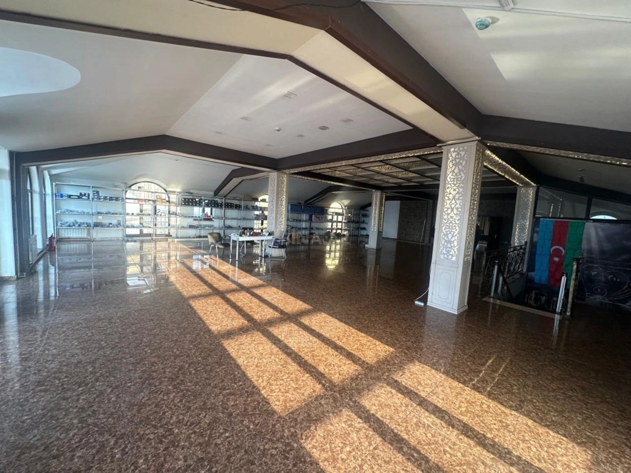 Kirayə verilir obyekt 350 m²