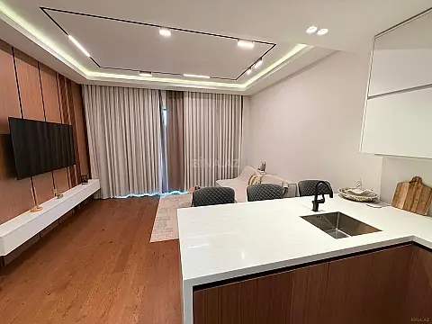 Satılır 3 otaqlı mənzil 93 m²