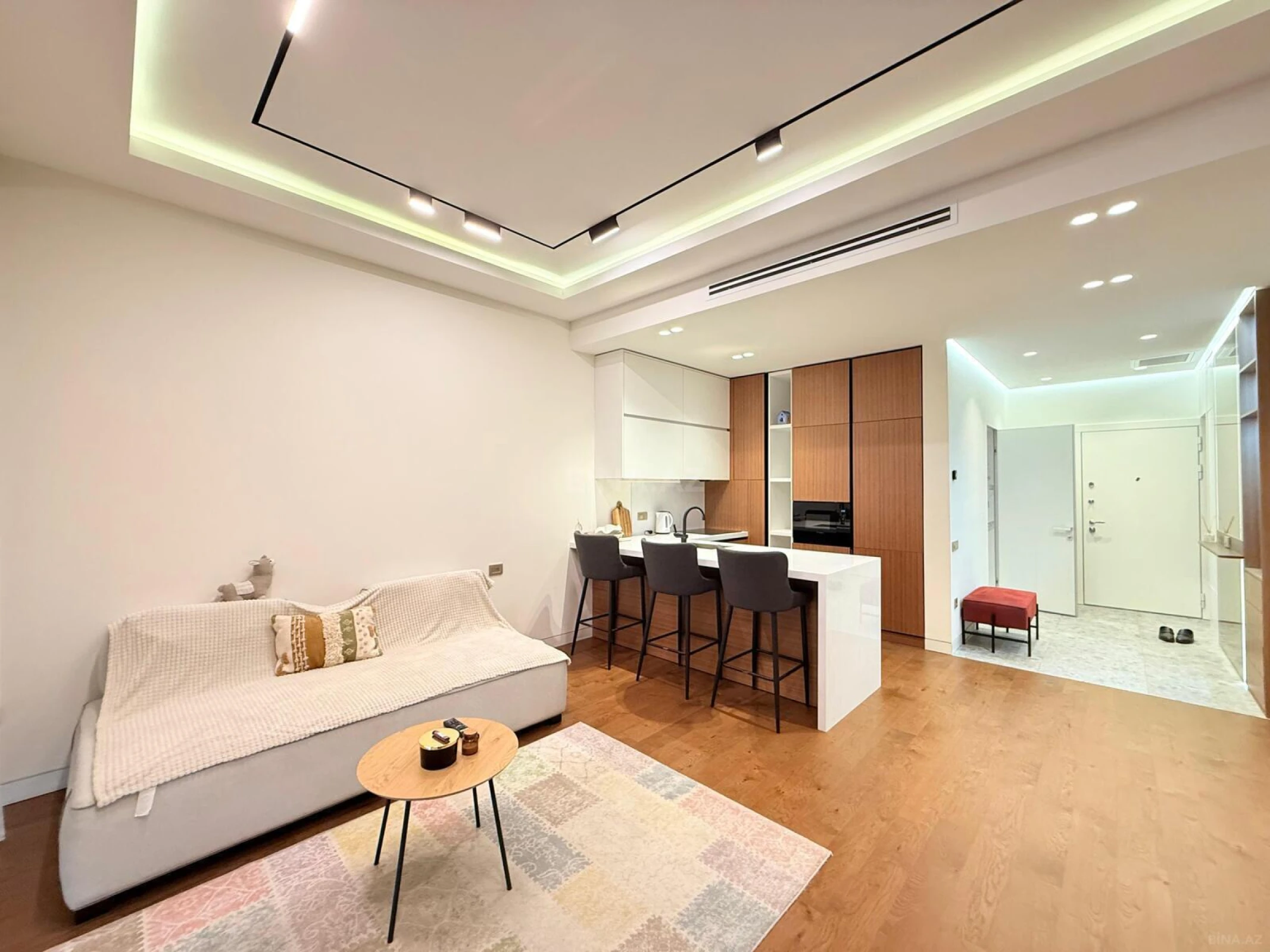 Satılır 3 otaqlı mənzil 93 m²
