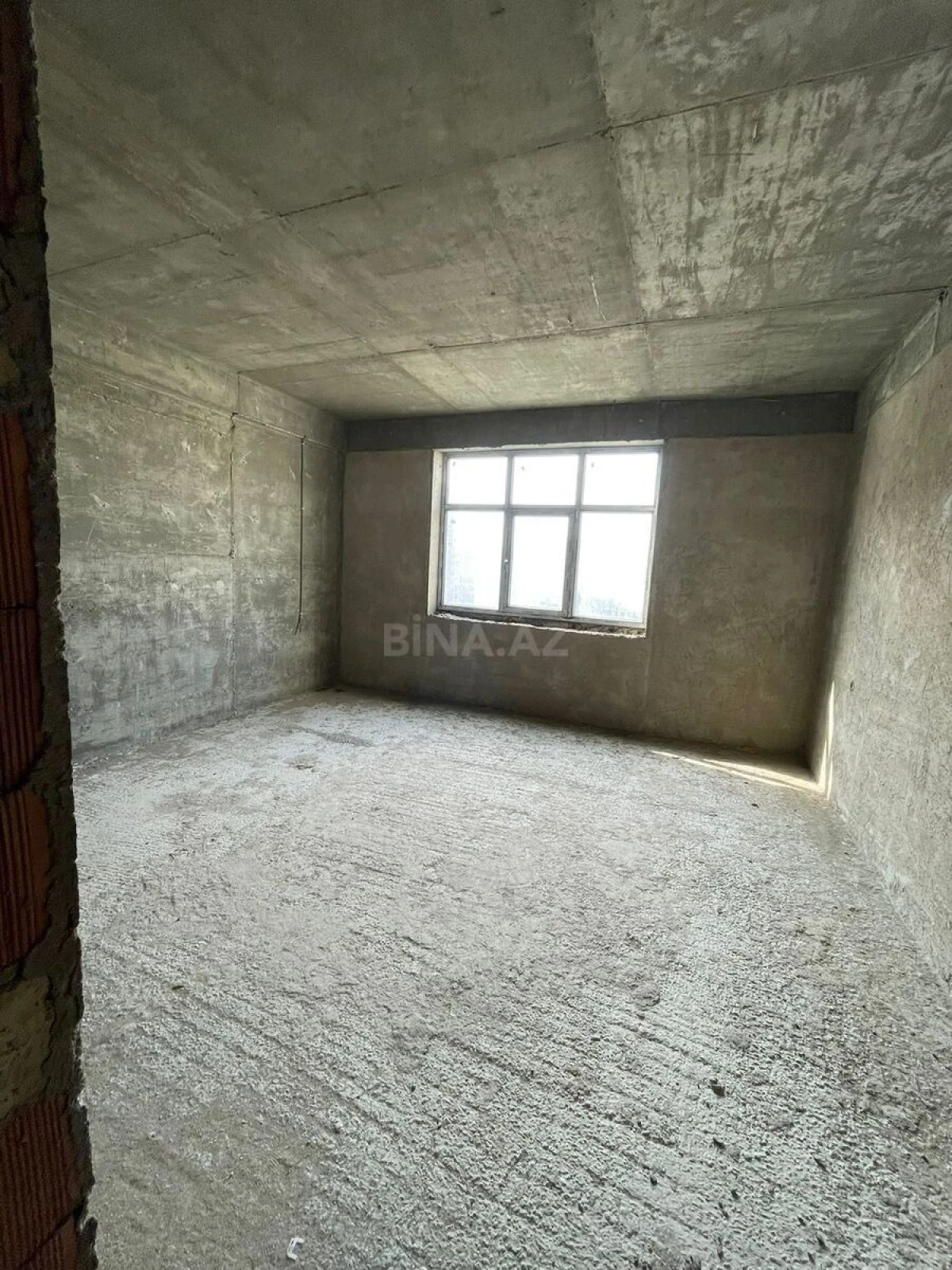 Satılır 4 otaqlı mənzil 175 m²