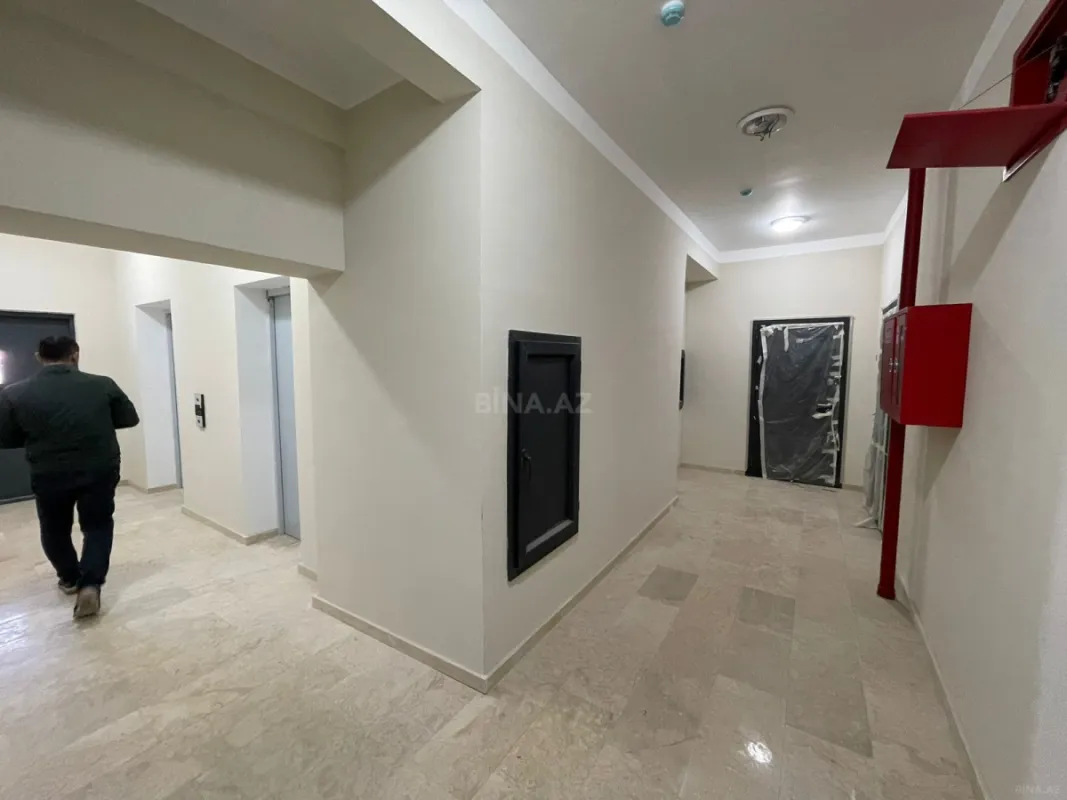 Satılır 4 otaqlı mənzil 175 m²