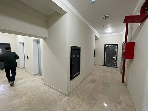 Satılır 4 otaqlı mənzil 175 m²