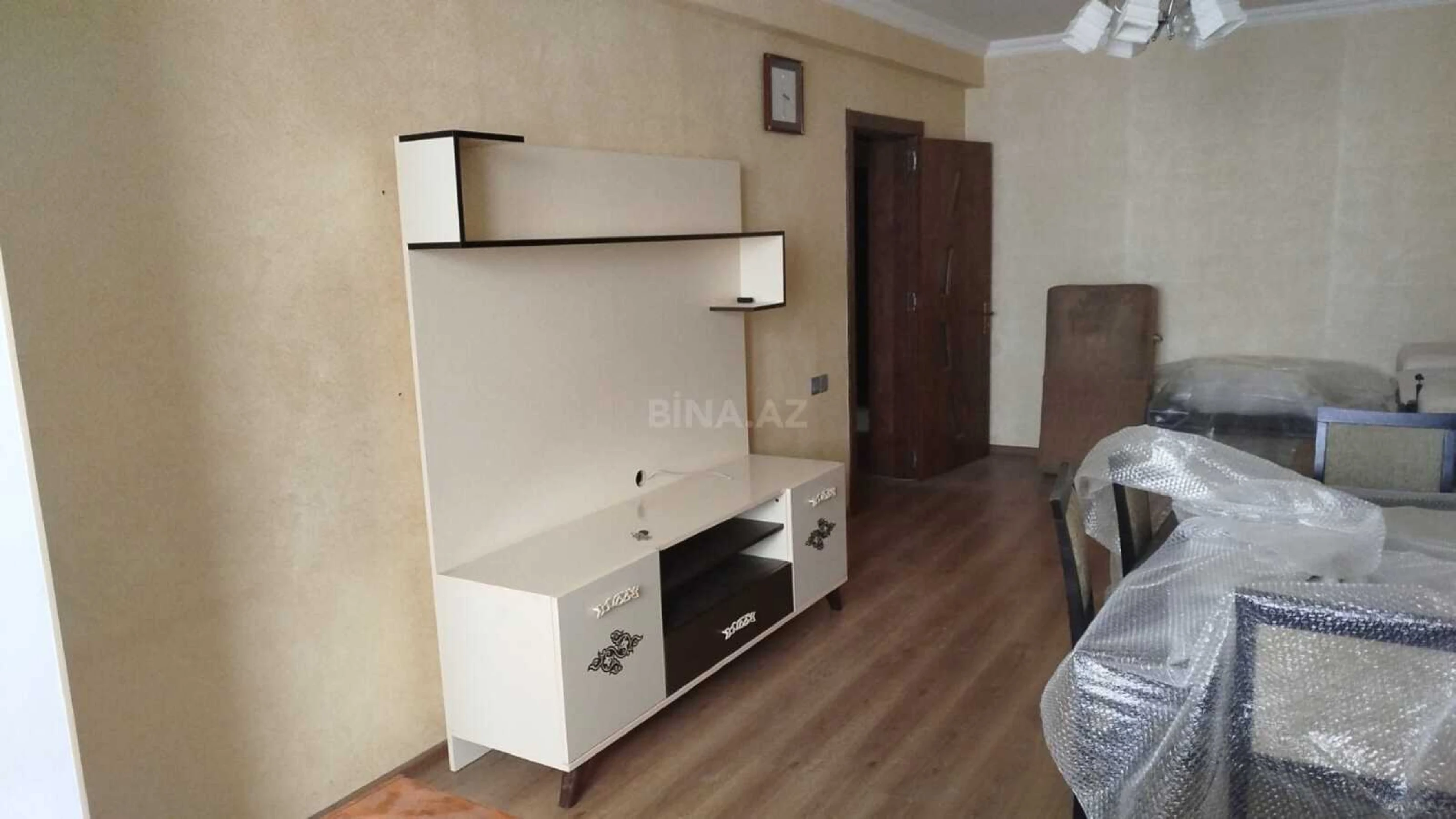 Kirayə verilir 2 otaqlı mənzil 65 m²